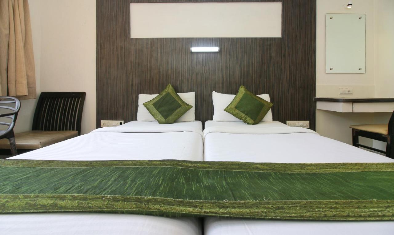 Treebo Trend Golden Nest Hotel Thána Kültér fotó