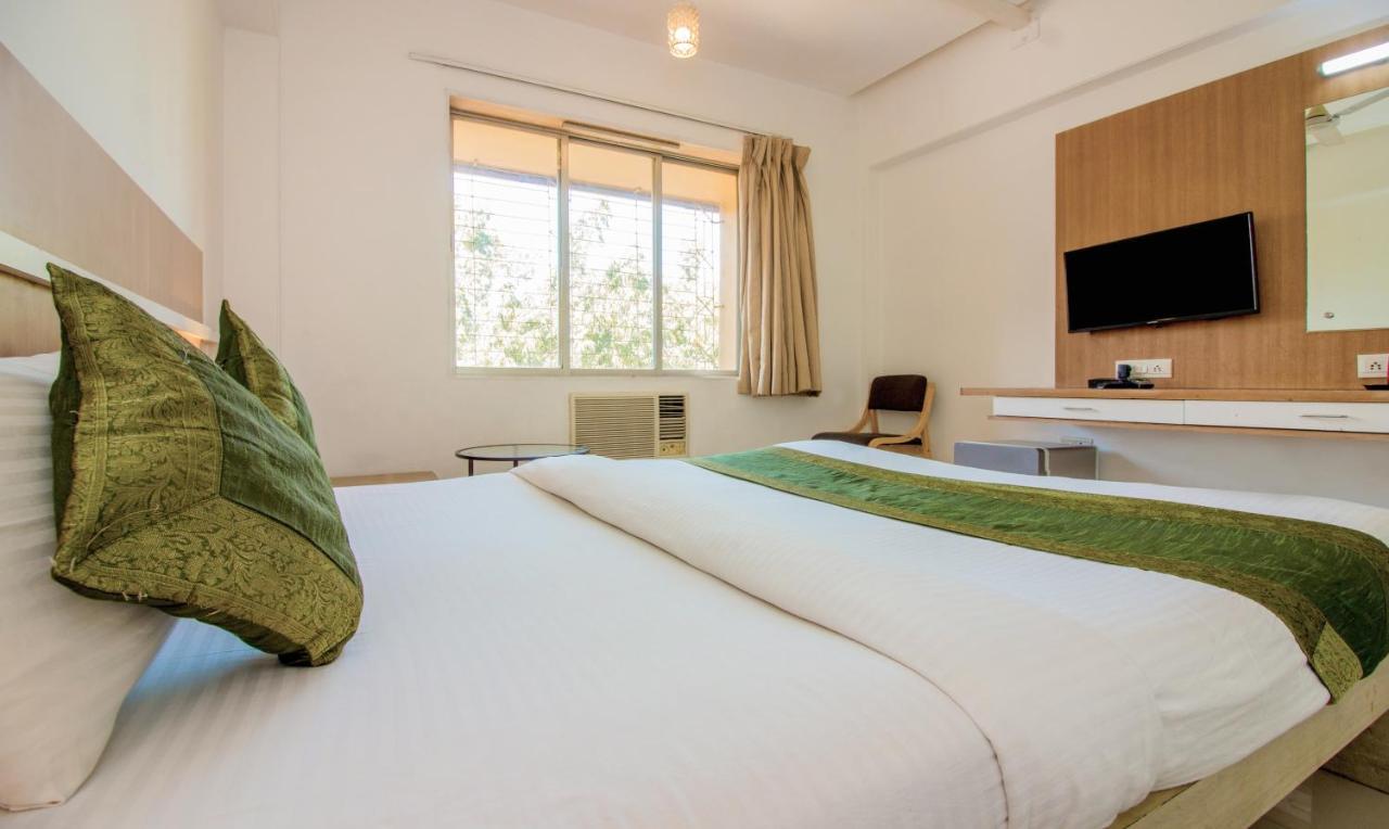 Treebo Trend Golden Nest Hotel Thána Kültér fotó